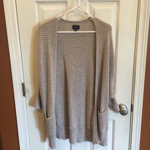 American Eagle oatmeal colored Cardigan